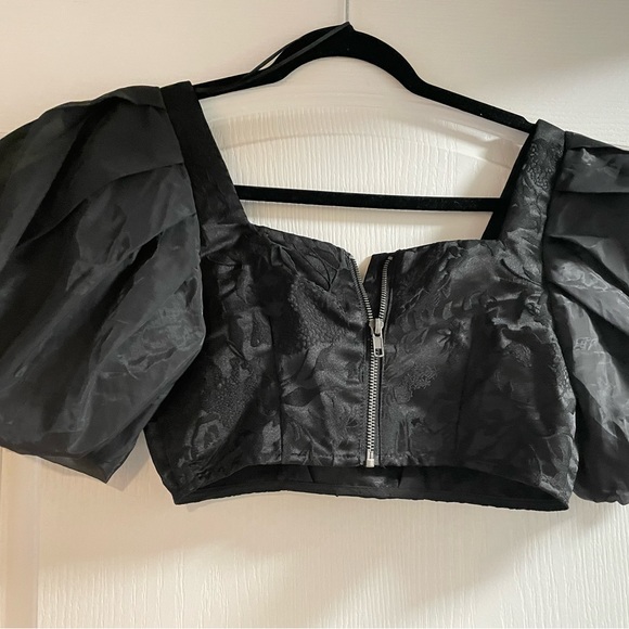 Future collective kahlana barfield black top crop - Picture 8 of 9